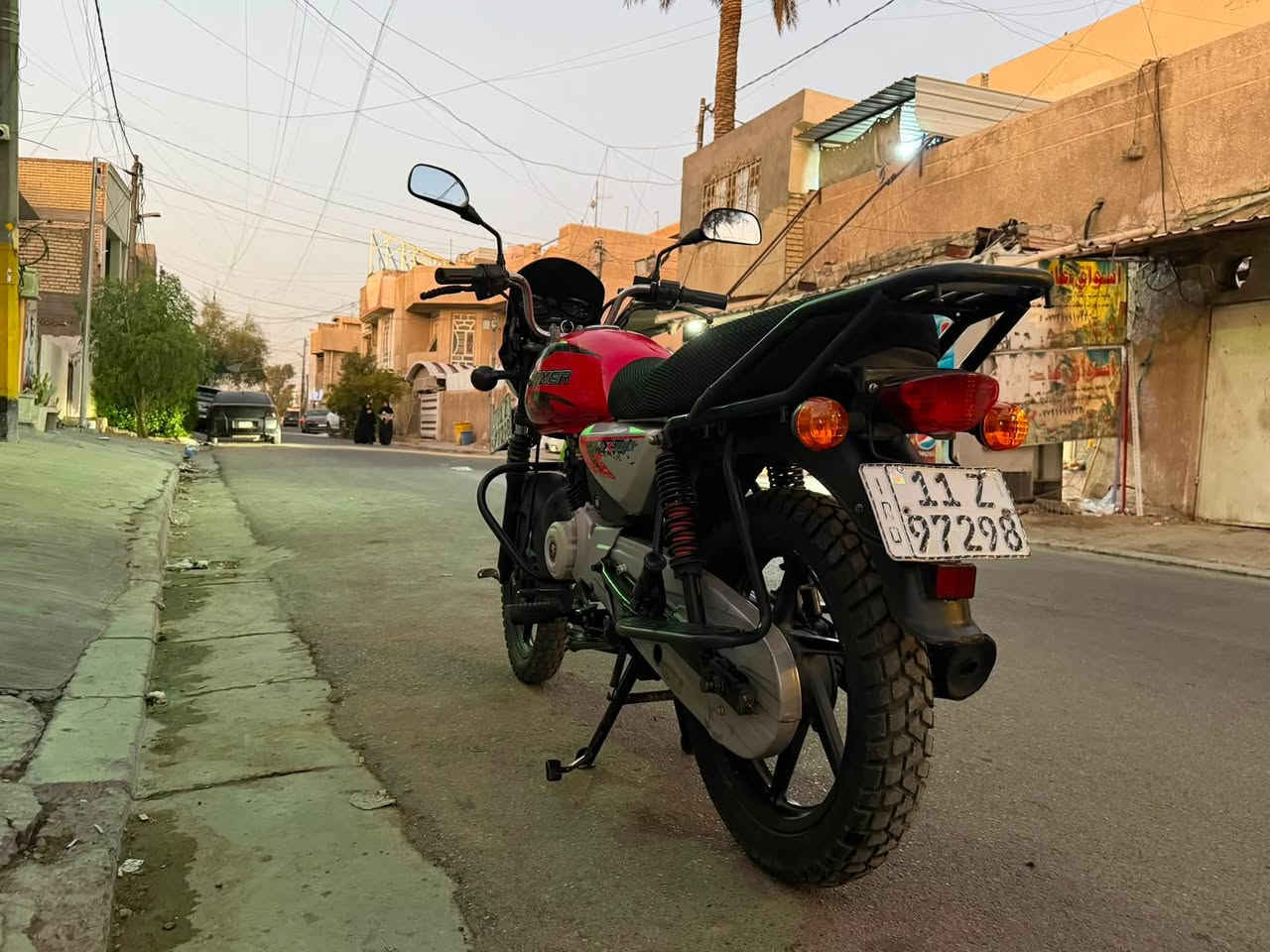 السلام عليكم بوكسر موديل 23 نزول 24 مرقم لوحه وسنويه إنكليزي باسمي تحويل ثاني يوم ماشيه 30 الف حقيقي مكفوله كفاله عامه مكاني الحريه 
***********
