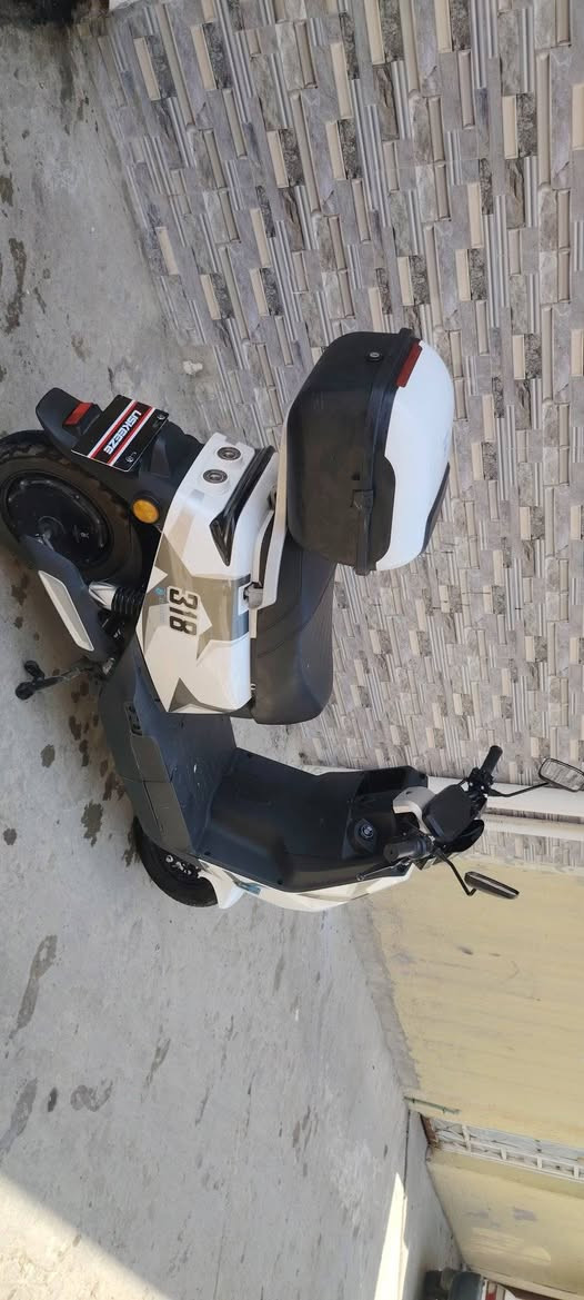 318 مستخدم 3 اشهر
كلو شغال شرط وايرمينه شغاله
 بطاريات فووول
 سويجات 2 
بصمه وتشغيل عن بعد سعره 600 ما متواجد ع فيس شراي اتصل *********** مكاني وادي حجر جانب الايمن

