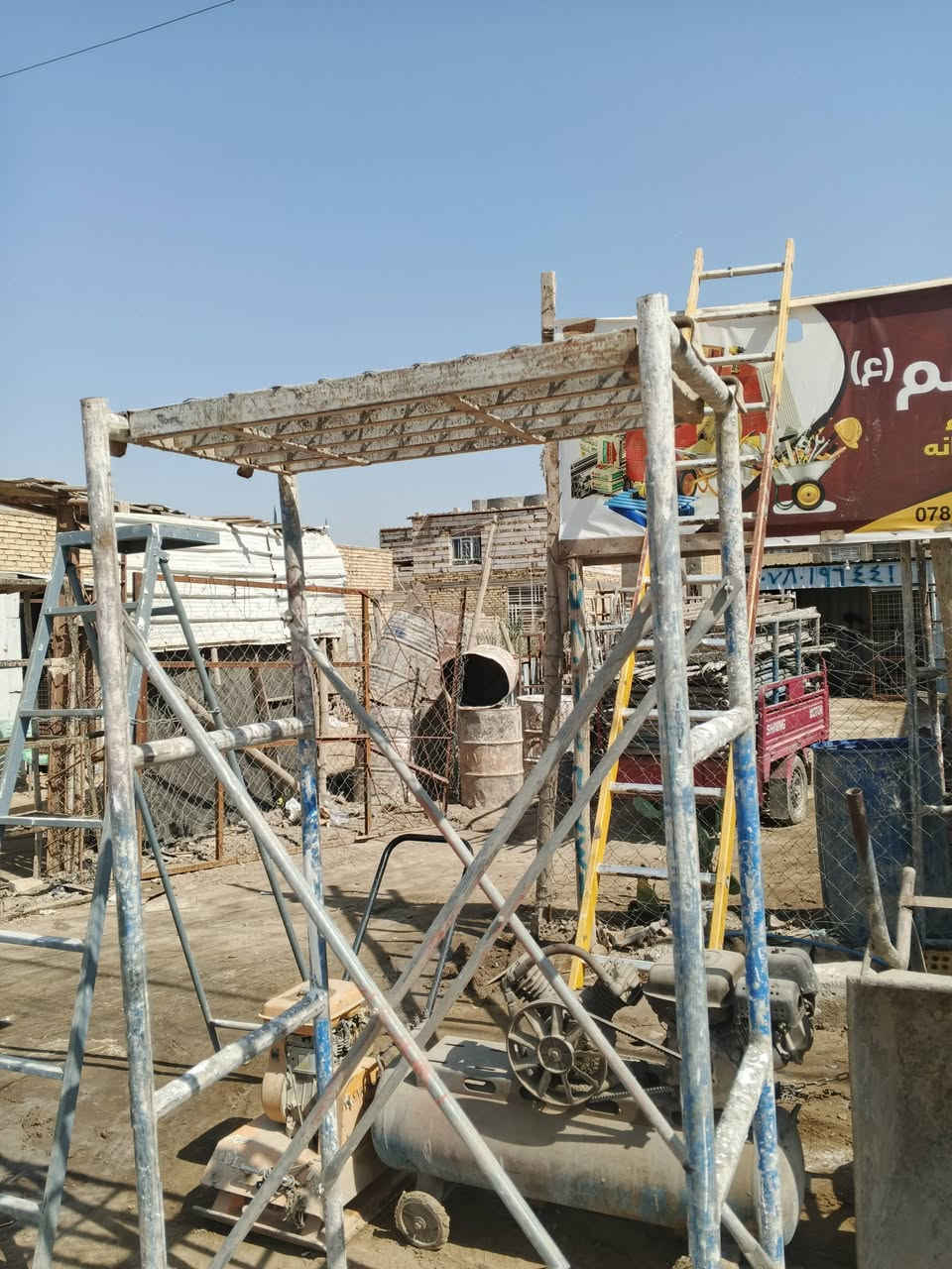 للبيع عكارب ومكاصه فقط ابو متر. + كوسرات شغالات + كمبرسر شغال كهربائي مكاني بابل القاسم   ققاصه عدد 2كاملات شراي يتصل ***********
