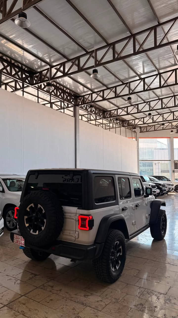 Jeep wrangler rubicon 2024 
السيارة كلين بدون صبغ 
ماشية: 39.000 mi
الهاتف: ***********
السعر: 34.500$
