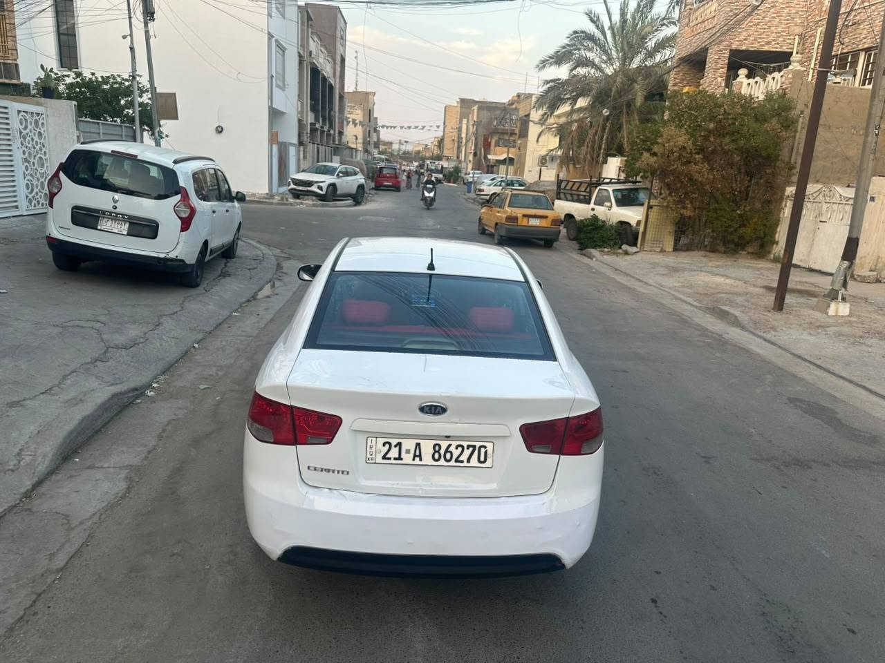 سلام عليكم شباب عندي كيه سيراتو رقم سليمانيه هزه ورقم وسنويه جديده محرك 1600 كير ومحرك حداديه تتدفئه وتبريد ثلج  شاشه جبيره كامره دوشمه ارظيه وكشنات جاهزه مكانه بغداد صبغ 3 قطع *********** بغداد, العراق
