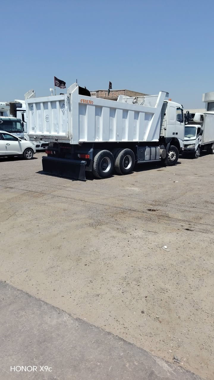 السلام عليكم فالفو موديل 95 مكينه بيه تبخير  420 مجموعه هلنكي مربع رقم اربيل نكليزي شرط تحوي تبريد شغال بدي نضيف مكان بغداد جرف نداف ***********

نص مكتوب في الصور:
- HONOR X9c