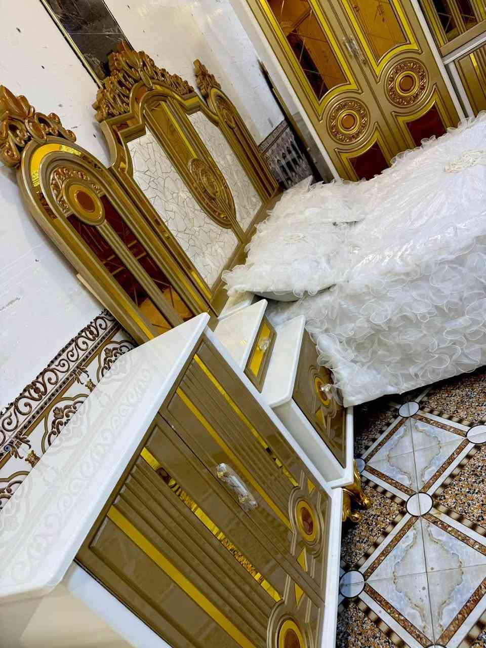 موديل العروسه قسط 155 الف
نجارة عراقية مميزة
 السعر:  (مليونين ).فقط
بقسط 155 الف
 أحدث الموديلات بالأصباغ الإيطالية الحديثة 
 طابوريه هدية مجانيه . 
 غرفة 6 أبواب طابقين مع صاج طبيعي
صبغ حراري درجه أولى 
الضهر جرجوبه شد براغي 
العنوان: بغداد.  
 خدمة توصيل متوفرة بكروه إلى جميع المحافظات

 للاستفسار والحجز  . ***********

#غرف_نوم #غرفة_اخشاب #غرف_صاج #معمل_ومعرض_الجشعمي
