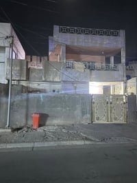 بيت للبيع طابو ملك صرف   الموقع حي النفط قرب مركز شرطة الامين  المساحة...