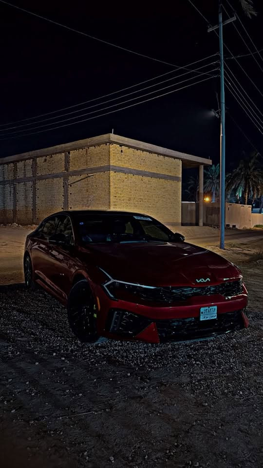 للبيع KIA K5 GT (2500T🚀🔥) 2025 بدون رقم حره تترقم جميع المحافظات
السعر  (215 وبيها مجال للشراي ) 
إذا تدور على سيارة تجمع الهيبة، الفخامة والأداء... هاي ال K5 GT غير شكل 
فول مواصفات للاخير 1/1 مو جيتي عاديه 
وارد امريكي ( بيها صبغ بابتين  وشويه من الجاملغ ) 
لون ماروني مميز 
المواصفات: 
بانوراما 
داخليه جلد رياضي 
كراسي كهرباء 
تبريد + تدفئه كراسي 
Apple CarPlay / Android Auto
شحن لاسلكي 
تشغيل عن بعد 
مفتاح ذكي
Auto Hold 
كاميرات 360 عدد 5 
حساسات امامي خلفي جانبي 
رادار  + مثبت سرعه متكيف 
إضاءه LED 
وبعد بيها كلش هواي مواصفات فول الفول 
مكاني بغداد الدوره *********** / ***********

نص مكتوب في الصور:
- SAHL HAMUDI