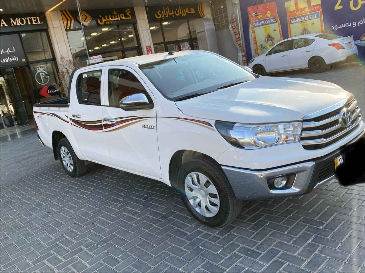بێ  بۆیاخ و بێ سارد کەمێک شوخت و وردە پچوکی پێوەیە لە ڕەسم فیدیۆکان ئاماژەم پێداوە بەشەرتی فەحسی ساردو بۆیاخ مەکینە هەر بۆ زانیاری مەکینەی نەکراوەتەوە 78 هەزار کیلۆمەتری حەقیقی ڕۆشتوە سەیارەکە زۆر پاک و جوان ماوەتەوە ماڵی دۆستە خاوەنەکەی شەرمەزار شەرمەزار ناکت
ئیتر سوپاس بۆ ئەو کەسی ئیکڕێت.
ژ.م.*********** السليمانية, العراق
