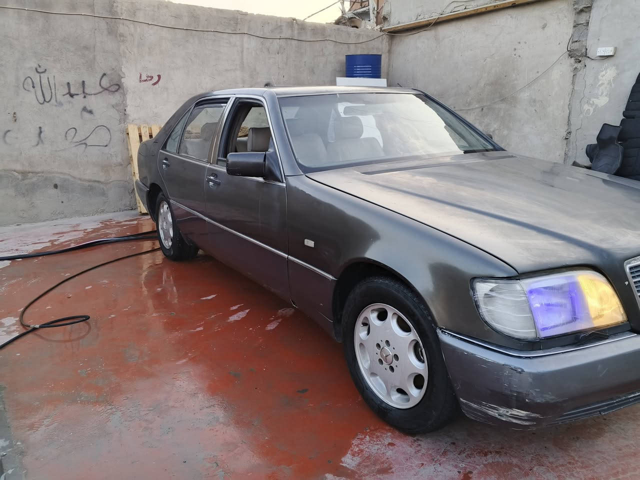 سلام عليكم مارسدس شبح موديل 92 باب طويل رقم بغداد مكينه توني شادها جديده سياره جاهزه كهربائيات كلها شغاله مكينه ففتي 3000 ام البطل المرغوبه شرط التحويل العنوان بغداد المعامل السعر 36 وبيها مجال ***********
