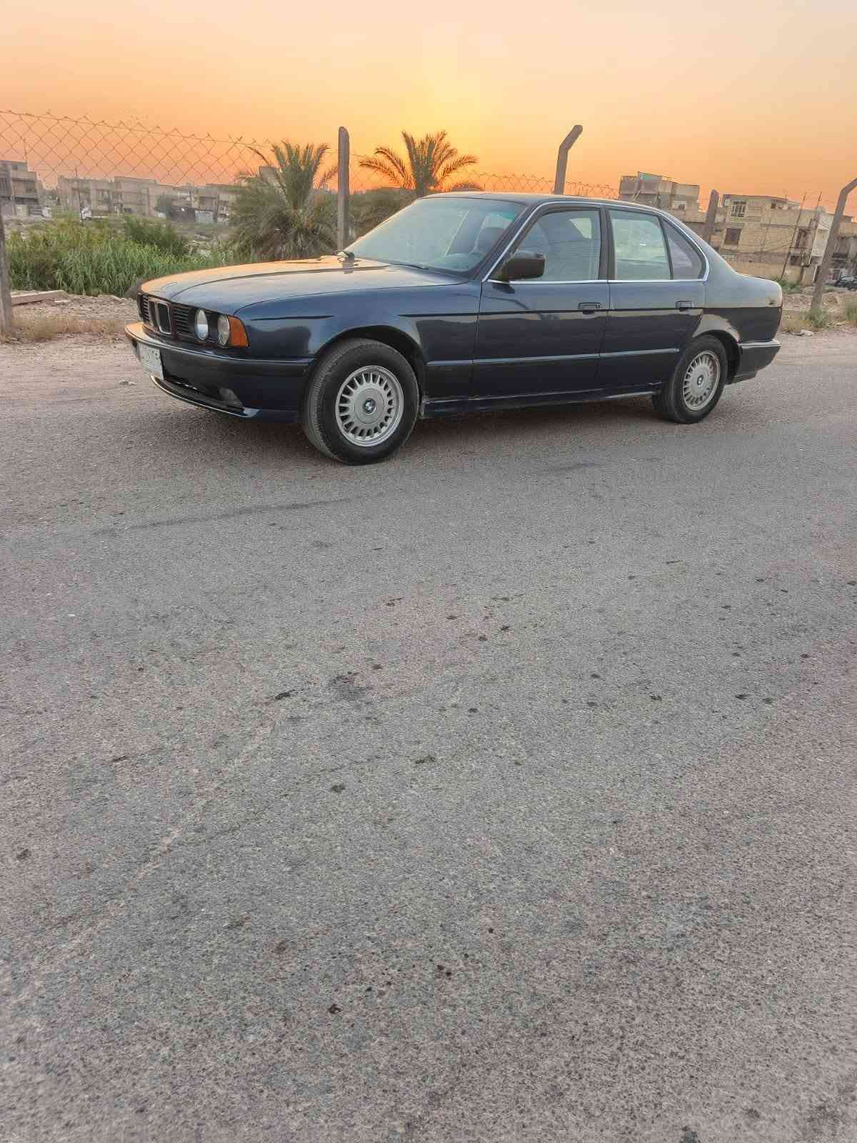 سلام عليكم بي ام دبليو 520 مراوس حسب القناعه مكان بغداد رقم سياره كربلاء مشرع وطني ***********
