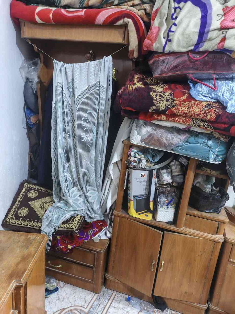 غرفة نوم صاج نجارة 5 قطع للبيع بالحله ***********
