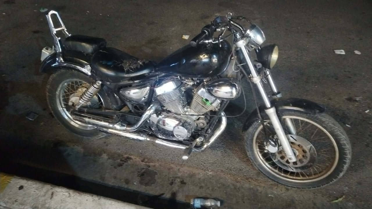 السلام عليكم
السلام عليكم 
Yamaha virago 250 
دراجه ما بيه هوايه نقوصات 
مكينه لا تنقيص ولا تبخير بس صوت بالخانه الاماميه بالكور 
دراجه محويرين الضفيره الى قصيره يعني تشغيل وكلوب بس كير كفاله الدراجه كله كفاله ما عدا الخانه الاماميه 
مكانه بغداد شهداه العبيدي الثالثه 
السعر 750 وبيه مجال. رقم الهاتف ***********
