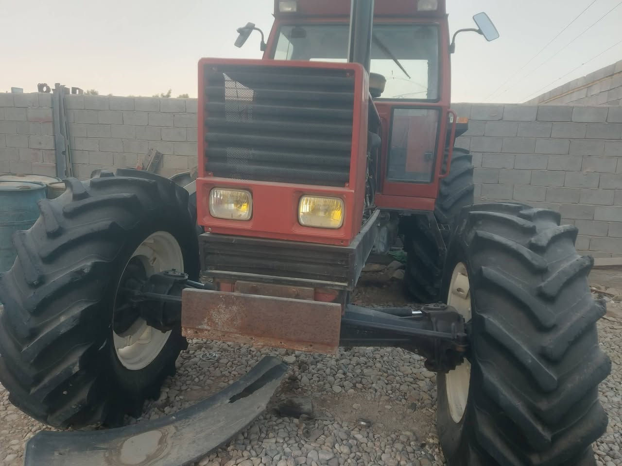 للبيع فيات ١٨٨٠ (( ادوات)) شرط مكفوله دخلت لون اصفر ونصبغت لون احمر كير ومحرك واكسل مكفولات
السعر ٣٢ وبيه مجال
***********/*********** االزبيديه
