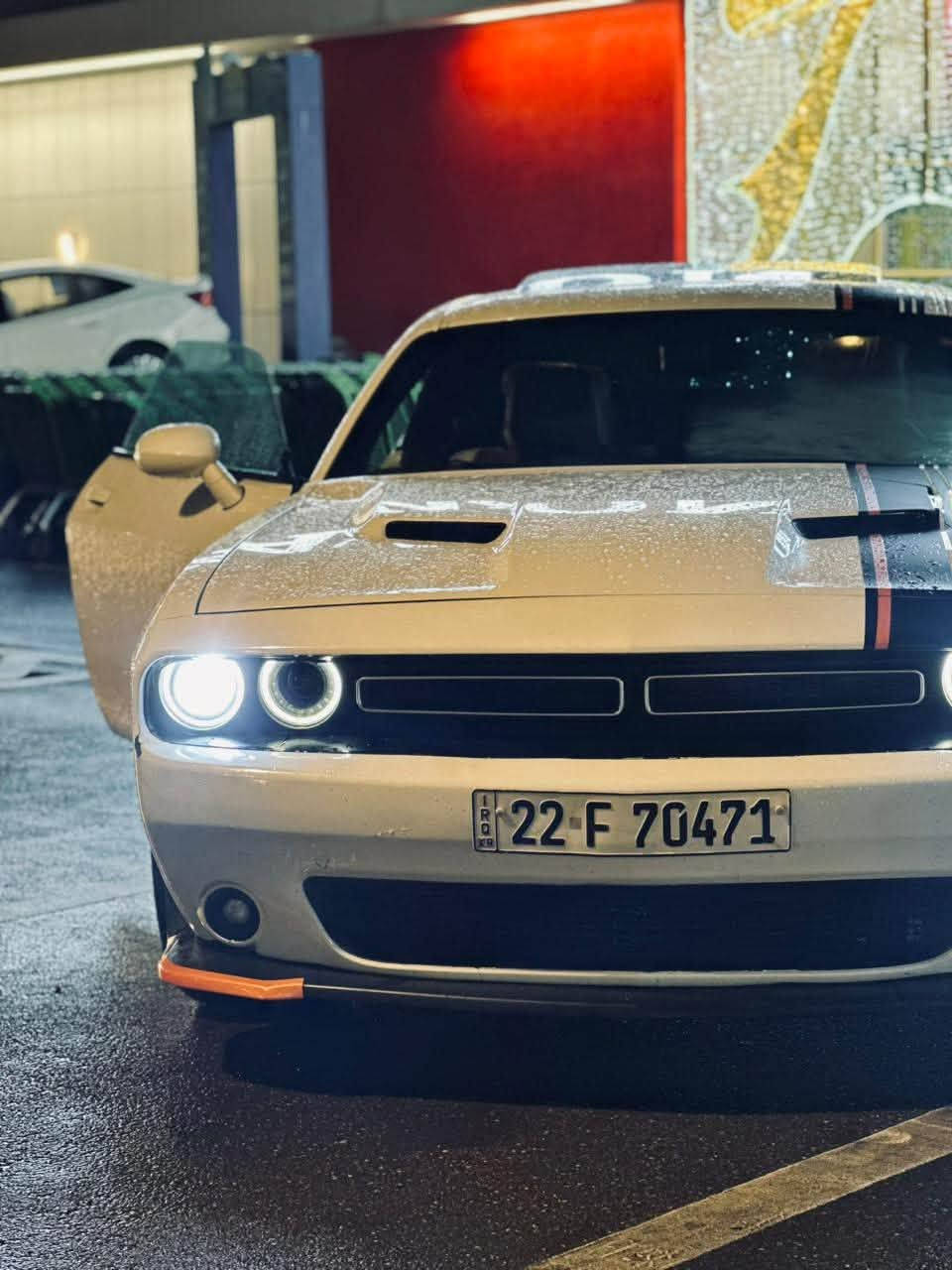 🔥 للبيع Dodge Challenger SXT Plus

• موديل: SXT Plus
• محرك V6 3.6L
• قوة 305 حصان
• گير أوتوماتيك 8 سرعات
• دفع خلفي RWD
• داخلية جلد
• شاشة + كاميرا خلفية
• جنوط رياضية
• تشغيل بصمة
• مقاعد كهربائية
• مثبت سرعة
• لون أبيض 🤍

💰 السعر:185$  
📞 للاستفسار: ***********
