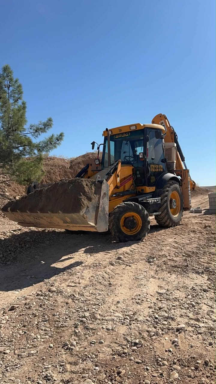 Jcb 2008 
گیر حادی لیڤر حادی زۆر خاوێن و پاکە 
رقم هەولیر
سعر ٣٢٠ مجال
***********
*********** أربيل, العراق

نص مكتوب في الصور:
- *********** ***********