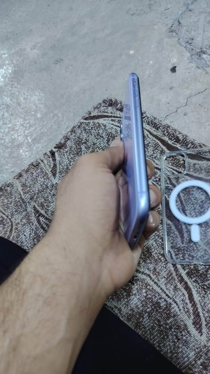 ١١ • كامرتين • شاشة ١٢٠ هيرتز