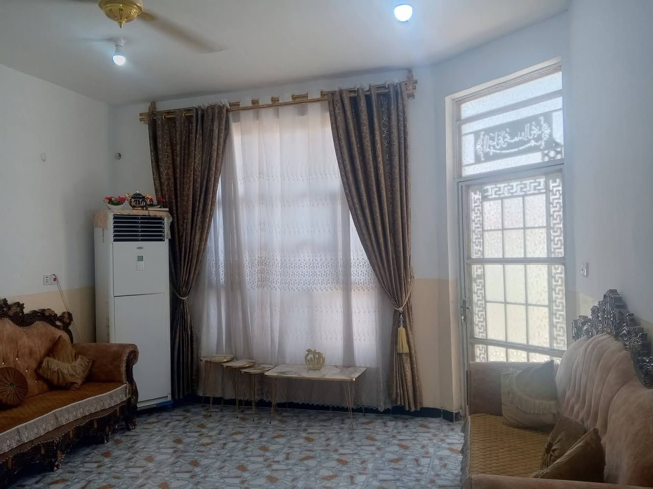 بيت للبيع حي الاسرى الزراعي مقابيل المولد الي بشارع الميلاج مساحه 125 متر بناء طابوق يتكون من استقبال وصاله وغرفه نوم ومطبخ ومنور وحمام الاستفسار على رقم الموبايل ***********
