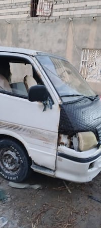جنبي • اوتوماتيك • ١٤ راكب