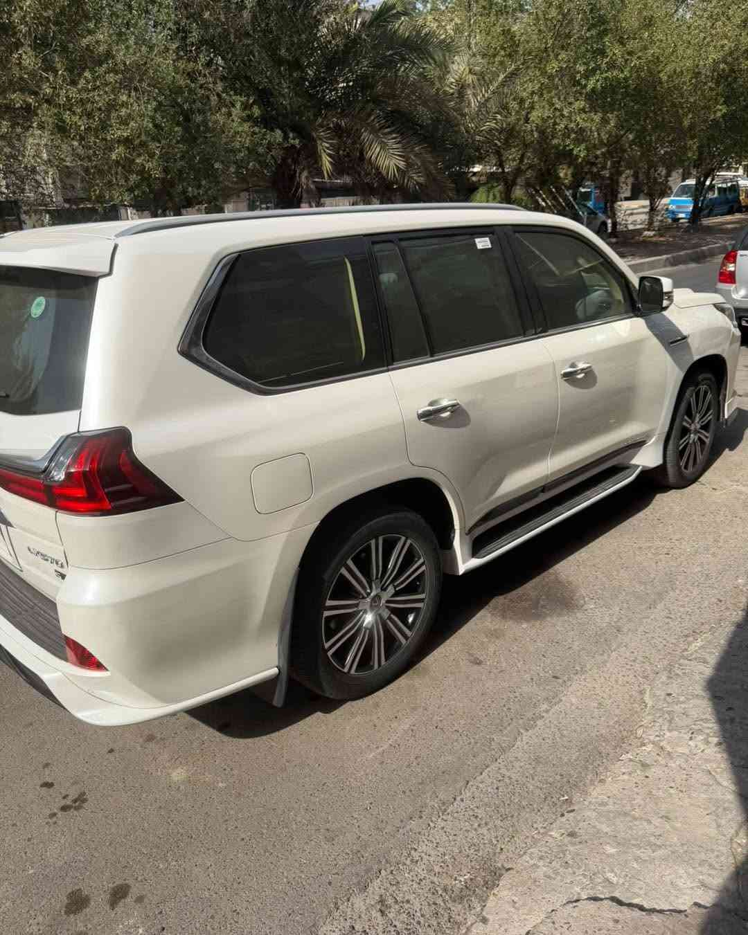اعلى شي لكزز سوبر سبورت
موديل 2021 ماشي 24 الف 
اخوان السيارة بالكارتون وجوة السوك هواي

السيارة مكفول كفالة عامة وجديدة

السيارة اعلى مواصفات ✅
فتحة سقف بانوراما 
كشنات جلد وكهرباء وتحكمات وخزن
كشنات مميزة وتدفئة وتبريد ومساج
جاكت تصعد وتنزل
رادار وكاميرات وحساس 360 درجة
ابواب شفط خلفي كهرباء 
وبعد بي مواصفات 

🛑 السعر سوي تعليق تصلك رسالة 💌

رقم هاتف صاحب ***********
