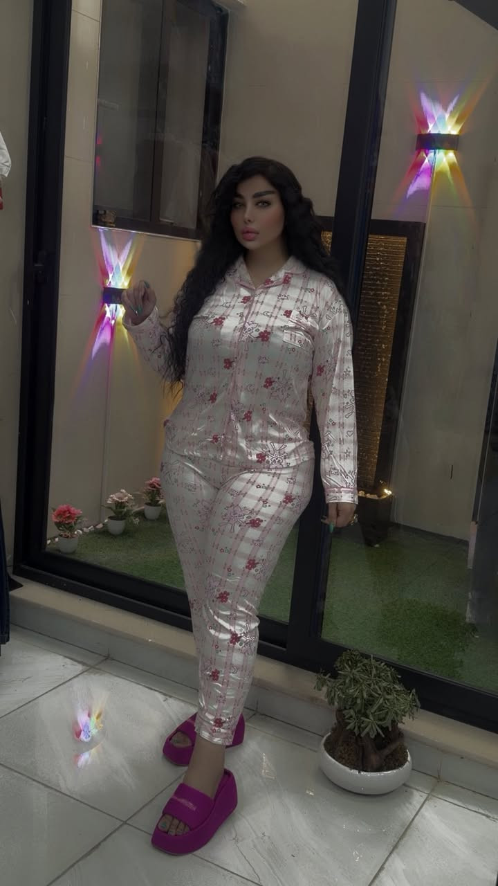 نماذج من داخل مجمع شجن شي ان للالبسه للاوربيه 
بغداد حي القاهره سوق علي نعمه مجاور اكسسوارات للذهب البرازيلي
