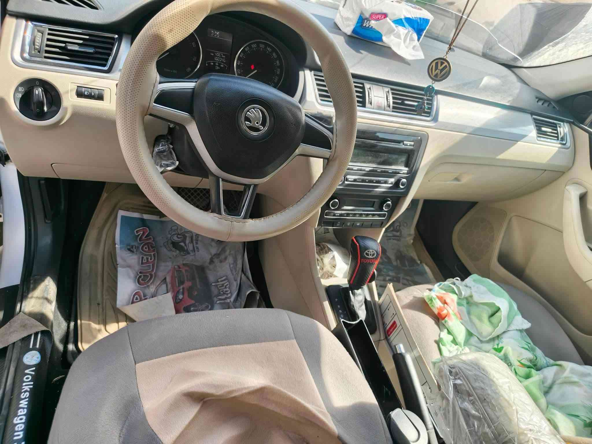 مكلف بالنشر
للبيع نقد او اقساط
سكودا رابيد ٢٠١٥ مكفوله كفاله عامه وجاهزة
رقم بغداد الجديد مشروع وطني 
ماشيه ١٨٠ الف وقابل للزيادة
مكان السيارة بغداد الاعظمية 
السعر بالنقد ٧٥ ورقه قفل
بالاقساط ب ٩٠ ورقه مقدم ٥٠ ورقه و كل شهر ٣ ورقات
رقم صاحب السيارة
***********

نص مكتوب في الصور:
- سكودا
- رابيد ٢٠١٥
- سكودا راكيد ٢٠١٥ للبيع
- سكودا رابيد ٢٠١٥ للبيع