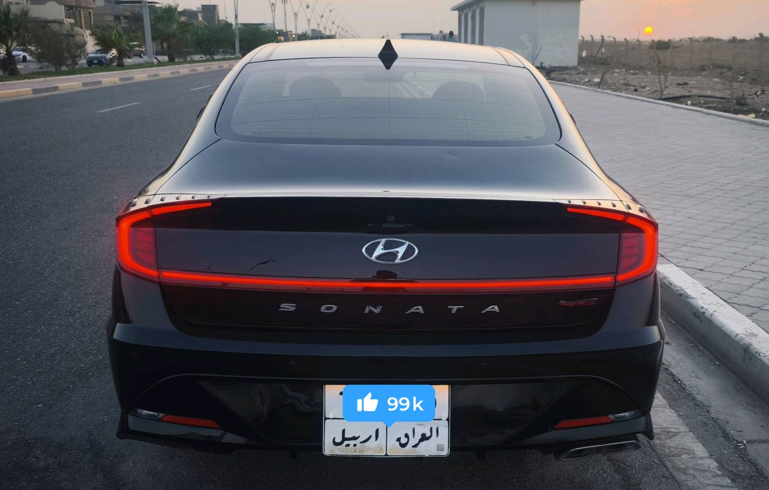 sonata sel + premium black color 2020
اعلى مواصفات من فئة sel الامريكي

محرك 2.5L  دبل نوزل 
كير AT من 8 سرعات 
بنوراما
رادار ( تنبيه تصادم + تنبيه حركة السيارة الامامية ....)
نظام ABS لحماية من التصادم المحقق + تنبيه عند الرجوع (R)
تحكم ستيرن
3 مودات للقيادة 
قيادة شبة ذاتيه 
تنبيه الخروج من المسار 
تحديد سرعة ( مثبت سرعة)
اتو هولد ( توقف اوتماتيكي)
هاند بريك كهرباء (P)
حساسات ضغط الهواء
نقاط عميه بالمراية الجانبية + تحكم كهرباء + تنبيه صوتي عند الانعطاف + انارة انعطاف 
المراة الوسطة بيها 3 ازرار قابلة للبرمجة لربطها مع جهاز اخر ( مثلا باب كراج....)
تبريد قطعتين + تبريد مناخ منفصل + التبريد ثلج 
عند تلقي مكالمة هاتفية التبريد ينصه وحده 
كشنات جلد اسود
كشن كهرباء 
كشنات تدفئة
ستيرن تدفئة 
جنطه ذكية 
جام كهرباء ( الجامات الامامية دبل جام)
قفل ابواب سنتر + قفل الجام + قفل الباب تلقائي + السيارة لا تقفل اذا كان المفتاح في داخلها 
دخول ذكي من الجانبين (باب السائق وباب الراكب) + انارة ترحيب
بصمة تشغيل + تشغيل عن بعد 
سماعات عدد 12 سماعة من شركة بووس ( boss)
شاشة كبيرة + عداد شاشة الكترونية + ابل كار بلي واندرويد اوتو 
شاحن لاسلكي
كامرة خلفية
ويل حجم 18 رياضي
عداد المشي 147 الف كيلو حقيقي 
شديتلها انارة محيطي 18 قطعة موزعة بسيارة بجميع الالوان والمودات المتنوعة + حساسات رجوع صوتية

السيارة بدون حادث وداخله سرقه جاملغات بلمقدمة ومبدليهن وصابغيهن يعني ما بيها ضربة مكفولة من ضربة البجم والجنطه والجوانب شوف صور الحادث المرفقة .....بيها فقط بارد

السيارة نظيفه وع ايدي وحته بيها كتلوك الوكالة واستخدام شخصي اديرلها بانزين محسن وفي بعض الاحيان عادي بدون اي دوانز او غير شي + دهن ماركة معروفه بدون تنقيص 

قبل 10 ايام اشتغلتها حدادة ....السيارة ما واجهت بيها اي اعطال او تعب 
ملاحظة : السيارة رقم اربيل باسم شركة معروفه وعندي بيها وكالة خاصة
 اتصل للاستفسار اكثر

سعر السيارة 170$ وبي مجال
ممكن تكتبلي شنو موقع السيارة هسه بأي محافظة/منطقة؟: 
البصرة
هل أكو أي صبغ أو تبديل غير اللي مذكور بالمقدمة، ولو نعم شنو القطع بالضبط؟: 
لا يوجد .......السيارة مكفولة من الضربة فقط حادثها سرقة او تخريب وتم اتستبدال الجاملغات الامامية
التمبل/السيرفس الدورية شنو وضعها؟ يعني آخر غيار زيت وفلتر وبواجي متى صار، وهل أكو سجل صيانة؟: 
كل فتره اسوي سيرفس واخر شي سويت حدادة وغيرت الزيت كذلك
هل السيارة عليها فحص أو صالحة تسجيل/نقل ملكية هسه؟ واسمها ينقل مباشرة لو أكو إجراء خاص؟: 
نقل او تحويل مباشره لان السيارة باسم شركة وعندي بيها وكالة
إذا تحب، شنو أقل سعر نهائي تقبل بيه وشنو مجال السوم الحقيقي؟: 
165