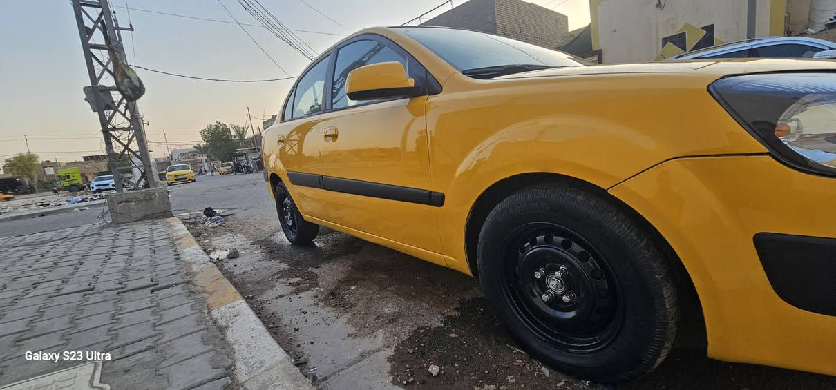 سلام عليكم ريو خليجي موديل ٢٠٠٦ جاهزه مكينه وكير حداديه تبريد تخم تاير باتري جاهزه مكينه1600 صبغه جديده مكفوله من الضربه القويه موضح كل شي بالفديو موجود بالمنشور رقم كربلاء دولي  بسمي تريد وكاله تريد مداور اني حاضر السعر ٦٧ وبيهه مجال الاتصال *********** السياره موجوده بديوانيه
