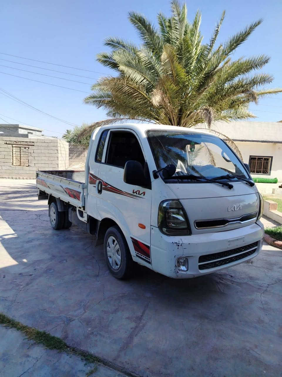 كيا حمل للبيع 3000 محرك مكينه كير شرط مامسجل اسعر 42 وبيه مجال للاتصال ***********
