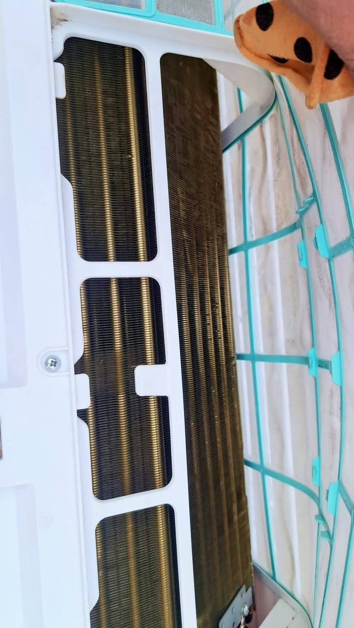 سلام عليكم 
سبلت نوع جنرال هوم مرغوب بل سوك 
شغلو مضبوط ١٠٠ بل ١٠٠
حجم طنين ونص حقيقي
تبريد وتدفا فول 
غاز ٤١٠ مقفول الاصلي 
كامل ملحقات بوري نحاس 5 أمتار سبلت جديد لوك مستعمل اقل موسم بعده جديد  شخط مابي شاري اتصل مع ذكر النوع ***********
***********بيهم وتساب او خاص
