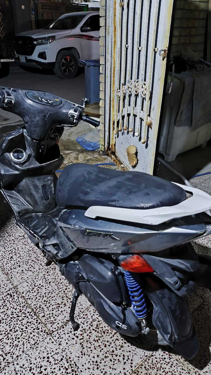 سلام عليكم دراجه جيتي ار دراجه نضيفه وكلش حلوه كهربايات كله شغاله شاشه 3 الوان مكينه ما مفتوحه عارضه 875 وبيه مجال بسيط مكاني الامين ثانيه 
***********
