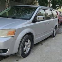 للبيع سياره دوج كرفان ٧ راكب ٣ قطع تبريد سياره كلين وعل سونار هاتف ٠٧٧...