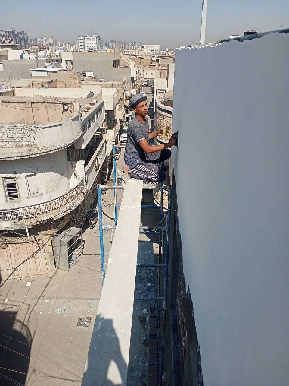 السلام عليكم
خلفه لبخ مصري مرتب شغل فووول التزام للعمل 

فوم طلس سمنت تشميع مصاطر شغل درجه اولي

خابر وتدلل الرقم بي وتس***********
