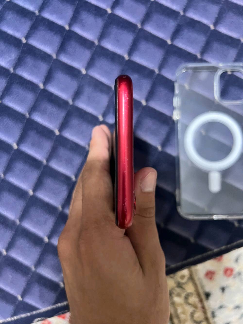 سلام عليكم من رخصه الاكروب جهازiphone11  للبيع او مراوس ب( ايفون ثاني فقط🔔) ركزلي★.
جهاز ايفون11 كامرتين لون احمر❤
بطاريته 100%💯 نوعيه الجيده 
ذاكرته128ونضافت الجهاز 80%
جهاز اداء سلس جدا كامرته 📸تصوير واضح ومرتب 🎬
بي كسر بسيط ب اكلاسه مالته مثل مموضح بلتصوير ولضهر مفطور بس مماثر ابد اقتصادي بلشحن مالته كلش سيم كارت شغال 
 ( الجهاز مبدل بي شاشه وبطاريه نوعيه اصليه  وفيس ايدي ميشتغل) 
مكاني ناصريه مركز صوب الشاميه تقاطع الرايه📍
***********📞
اخوان سعر225