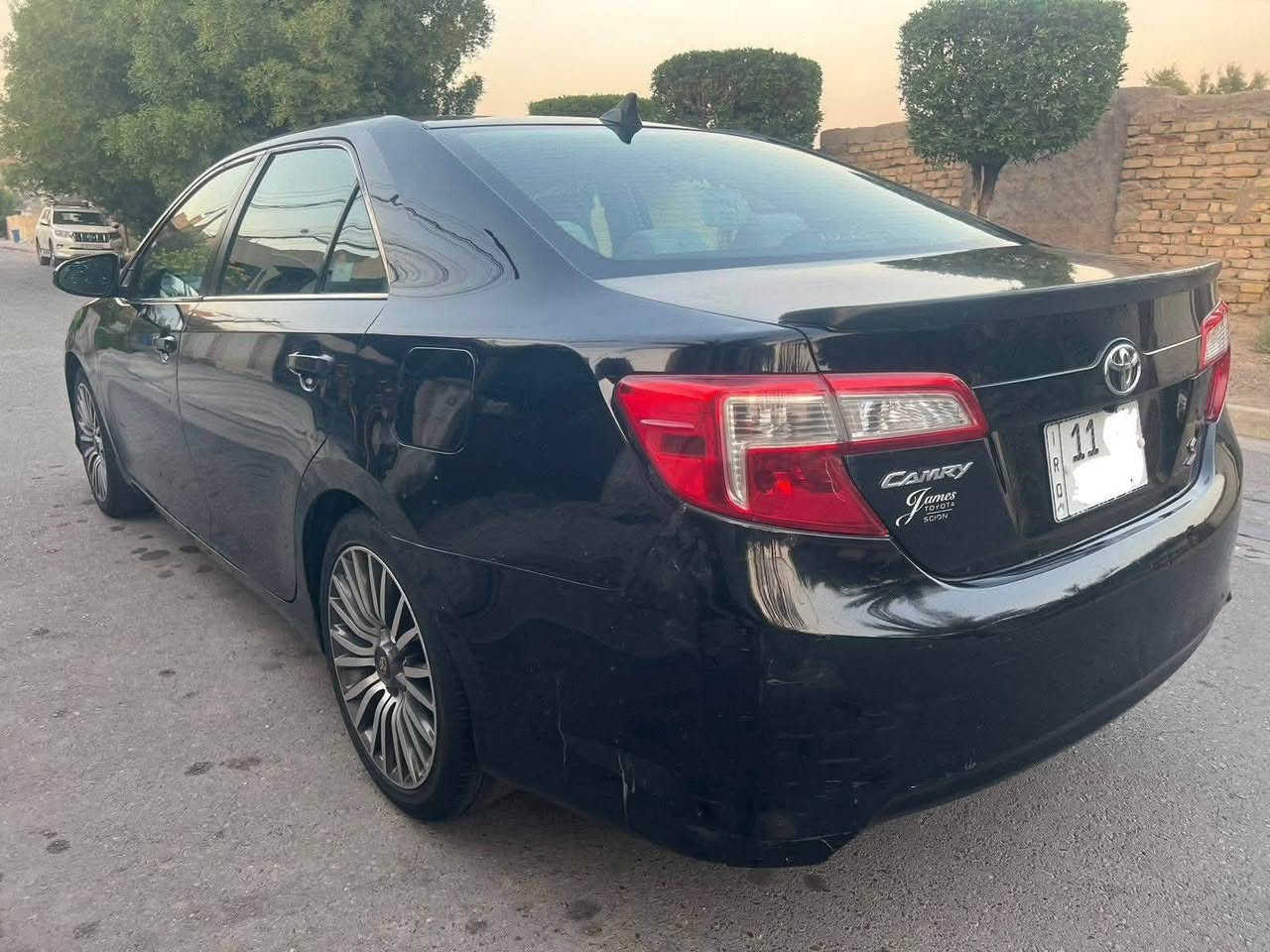 تويوتا كامري S موديل ٢٠١٢ امريكيه هزه وسنويه والرقم الجديد لحد سنه ٢٠٣٠ حجم محرك ٢٥٠٠ كشن سائق كهرباء تحكمات ستيرن شاشه وكامره خلفيه ويل كب ابيض رياضي محرك كير جديد  البنيد مغلفه كاربون فايبر سعر115  ورقه الاتصال ***********
