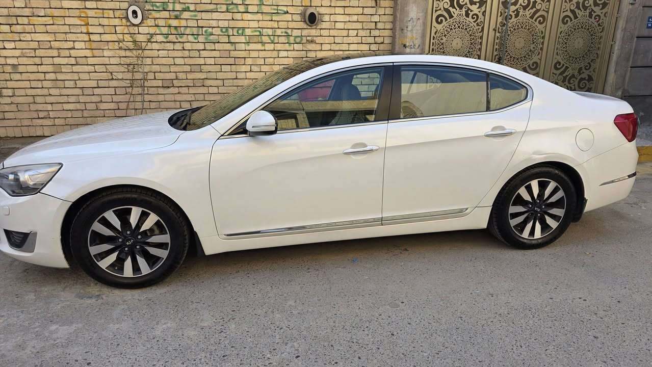 سلام عليكم
كادينزا موديل 15 خليجي فول vip الداخل بيجي 
ماشية ١٩٣ بيها مكانين بارد فقط 
سيارة كاملة وجاهزة من كولشي ومسوي ادامة 
تخم تاير باتري منظومة تبريد صدر امامي خلفي 
سيارة اربيل وبااسمي تحويل ثاني يوم 
السعر ١٤٠ وبيها مجال 
***********
