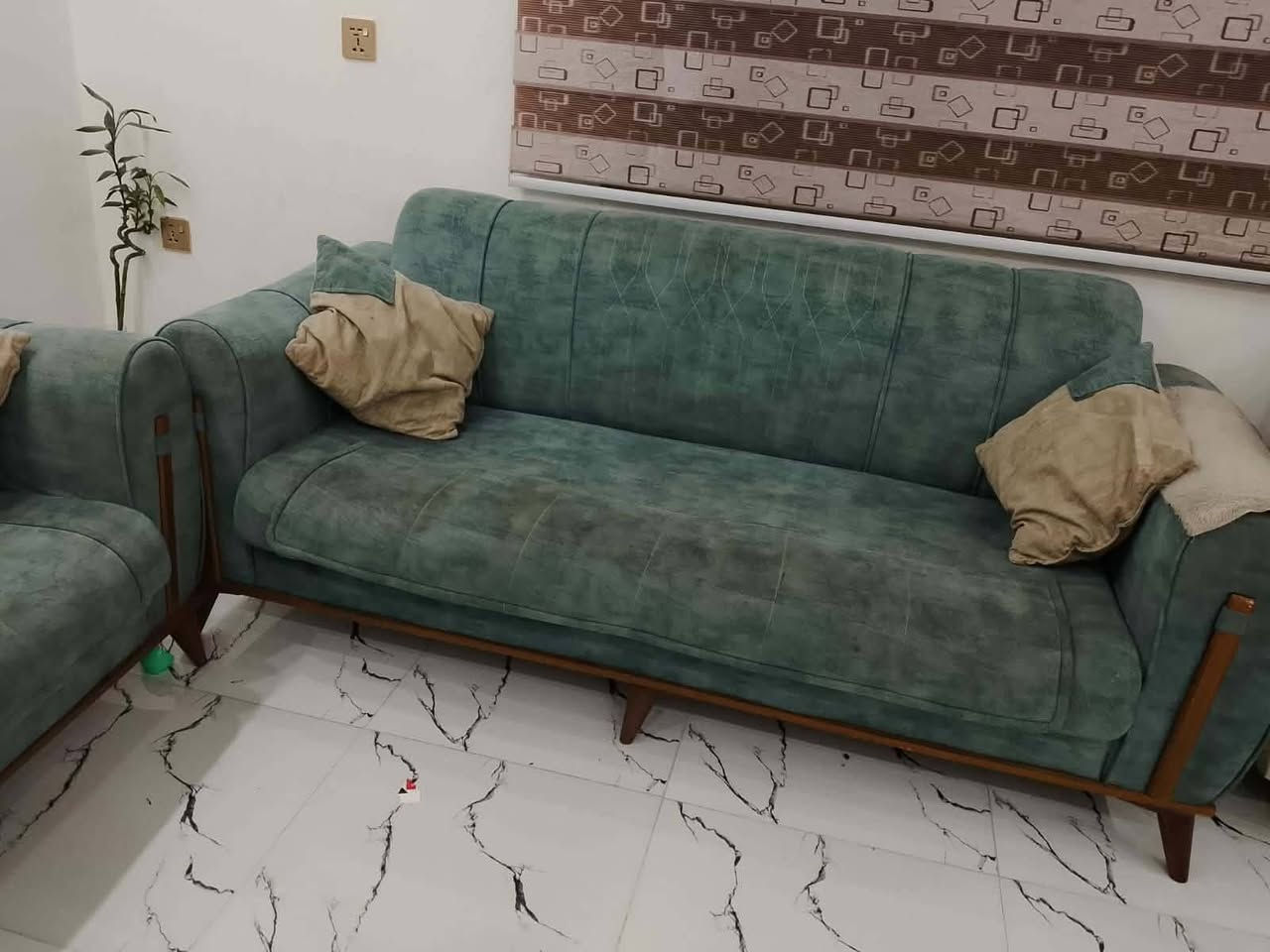 كنب • صالون • للبيع