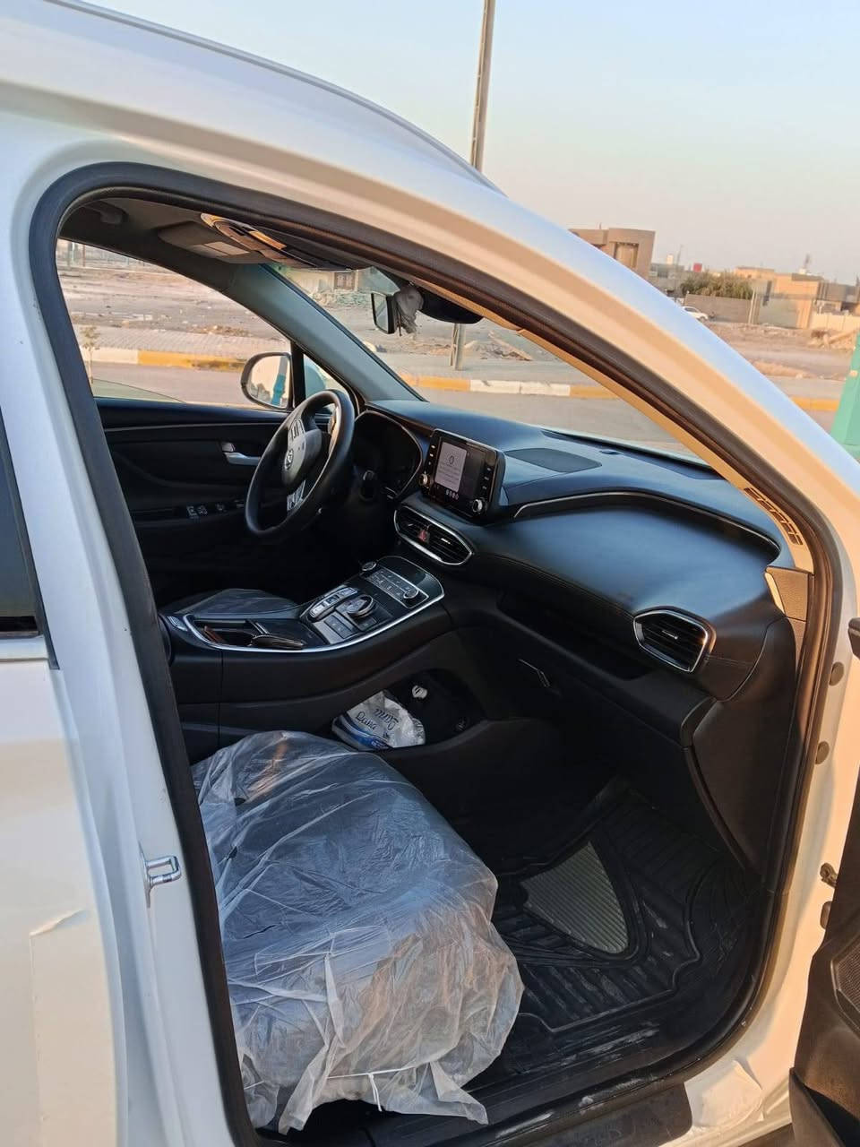 سنتافي موديل 2021
وارد امريكي السياره 

رقم بغداد

2500 محرك  

كشن كهربائي 

بصمة ابواب 

بصمة تشغيل

تشغيل عن  بعد

رادار امامي خلفي جانبي 

أنظمة قيادة 3

comfort

sport

smart

--

اوتو هولد

مانع انزلاق

كيرها يجي  دكم بيانو

تبريد منفصل 

تبريد قطعتين

فور ويل  

فول تحكم استيرن جهتين

شاشة تدعم كار بلي  مع كامرا خلفية دوارة

مانع انحدار 

رادارات جانبيه امامية خلفيه

شحن مبايل واير ليس

مانع تصادم امامي خلفي 

تحديد مسار قيادة آليه 

شفتات استيرن 

تدفئه كشنات

فول تحكم استيرن جهتين

شاشة تدعم كار بلي  مع كامرا خلفية دوارة

مانع انحدار 

رادارات جانبيه امامية خلفيه

شاشة اعطال 

لدات امامي نهاري

بك لايت لد 

منافذ شحن امامي خلفي 

وباقي المواصفات معروفة 

حادث السياره جاملغ وبنيد تبديل 
 ماشيه 81 الف كيلو وقابل للزياده 
سعرها170 او مرراوس حسب القناعه 
تواصل *********** ابو علي 
***********
