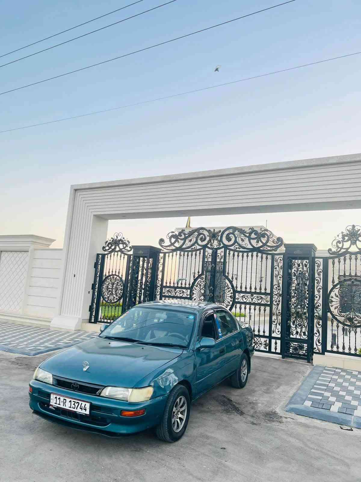 سلام عليكم 
كورلا موديل ٩٤ محور للبيع 
رقم بغداد جديد 
هزة وفحص جديد 
السيارة بأسمي تحويل مباشر 
كير محرك مكفول 
حدادية مكفول
تبريد ثلج 
ترايها ومشيها ناعم خير من الله 
كهربائيات كلها شغاله 
زوج تاير جديد 
السيارة صبغ عام 
مي راديتر اخضر دهن المحرك جديد اصلي 

مكان السيارة واسط الصويرة 
***********
