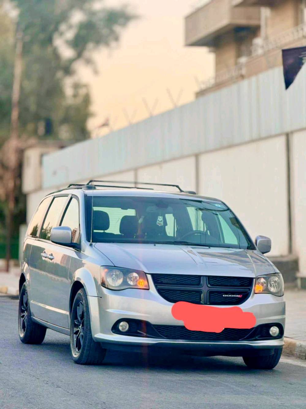 ⚪️ دوج  كرفان للبيع
{2019}
فئة {جي تي } فول كامل / حادث جدا جدآ بسيط اخت الكلين  فقط دعاميه كلشي موجود بالمنشور التفاصيل والصور الحادث 
لون {سلفر  } 
رقم  {بغداد الدولي الجديد 
تتحول من يامحافظة تعجبك

_____________________
{المواصفات} 
🔺مقعد السائق والنفر كهرباء 
🔺ابواب كهرباء 
🔺الصندوق كهرباء 
🔺 ماشيه ١٢٠
🔺 حصان بالسقف  
🔺نضام توفير الوقود 
🔺نضام مانع الانزلاق 
🔺شاشة عطلات 
🔺تشغيل عن بعد 
🔺فتح وغلق الابواب من البصمة 
🔺 بردات جانبيه 
🔺مقاعد ملكي سياحي بلع
🔺6 سلندر 
🔺ويل اسود كروم 
🔺ثلاث قطع تبريد 
🔺كشنات جلد 
🔺تحكمات ستيرن 
🔺كامرات من الخلف 
🔺6 جامات كهربائية 
🔺شاشات بلوتوث 
🔺7 راكب 
🔺مرايات هيتر 
🔺تخم تايرات جديد 

___________________________________ السعر علخاص 
مكان السياره موصل الايسر الاتصال على الرقم 
*********** اسيا
 ‪كورك  *********** واتس اب