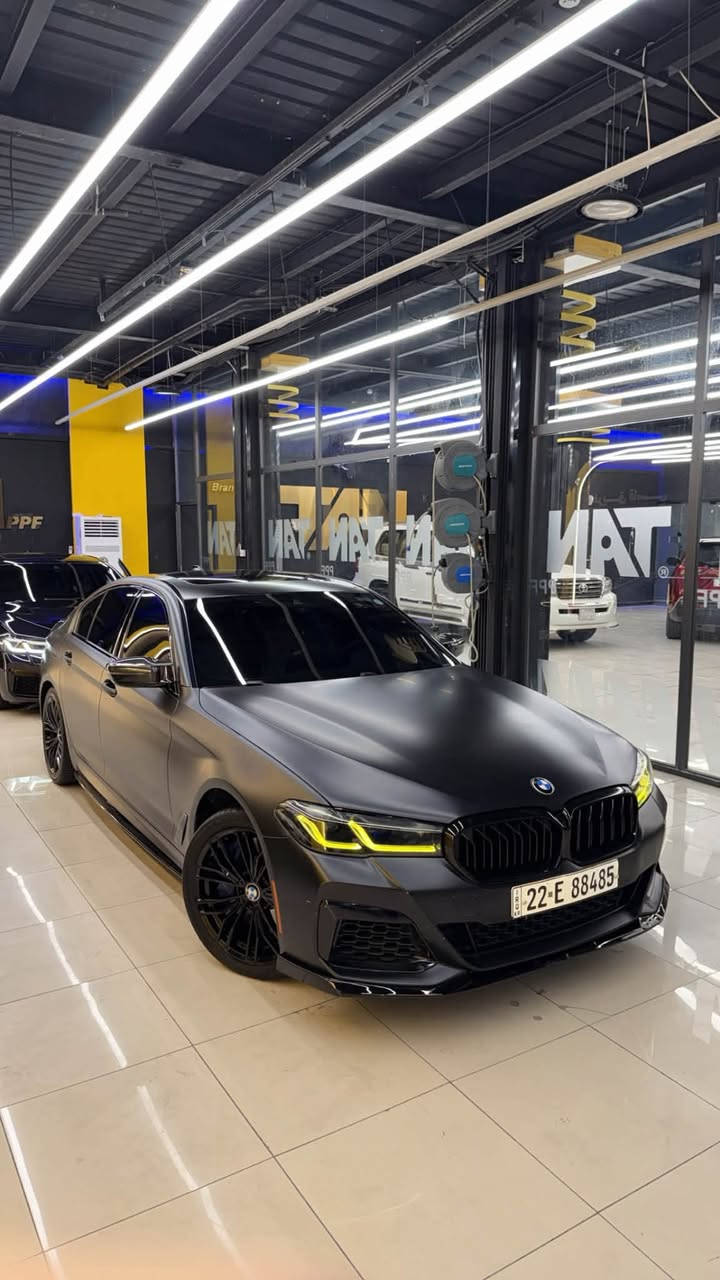 🔥 BMW 540i | موديل 2022 🔥

🚘 ماشيـة: 68,000 كم
🇺🇸 وارد أمريكي
⚙️ دفع خلفي (RWD)
🔥 محرك 6 سلندر تيربو
💨 برمجة STAGE 2
💥 Downpipes داون بايب
💥 شوتة
🧠 العقل مفتوح 
🔧 السيارة مصروف عليها بشكل كبير جداً، وكلشي بيها متعوب عليه.  

✨ المواصفات:
• داخلية بيضاء فخمة
• كشنات 700
• داتشو
• تبريد وتدفئة الكشنات
• تبريد تگمة
• مواصفات Full Option
• شاشة ونظام iDrive
• عدادات رقمية
• كاميرا وحساسات
• تشغيل بصمة
• دخول وتشغيل بدون مفتاح
• أنظمة قيادة متعددة
• مغلفة Matte بالكامل
وبعد بيها هواي مواصفات خير من الله متنعد

🛠️ الحادث:
حادث بابين فقط وبيها PDR.

💎 السيارة نظيفة ومصروف عليها هواي، واللي يعرف بالـ540i يعرف شنو معنى هالمواصفات والتعديلات.

📍 بغداد – المنصور
📞 ***********

نص مكتوب في الصور:
- المنطقة الخضراء مقر مجلس النواب بغداد
- 2 / 10
- 1:1
- bid.cars