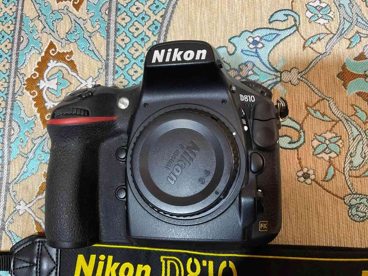 عملاق النيكون D850. جديدة كارتون استخدام شخصي يعني كامرة جدا جدا نضيفة ..شتر 10k  وياه كارتونته ورام ٣٢  وكيبل نقل  وعدسة 18:140  تريد بدون عدسة ماكو شكال .. 

الرقم ***********
