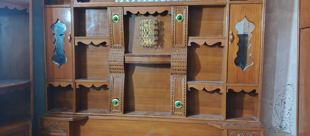 السلام عليكم موجود قرفه اخشاب للبيع عنوان بلرمادي السعر اتصل ***********
