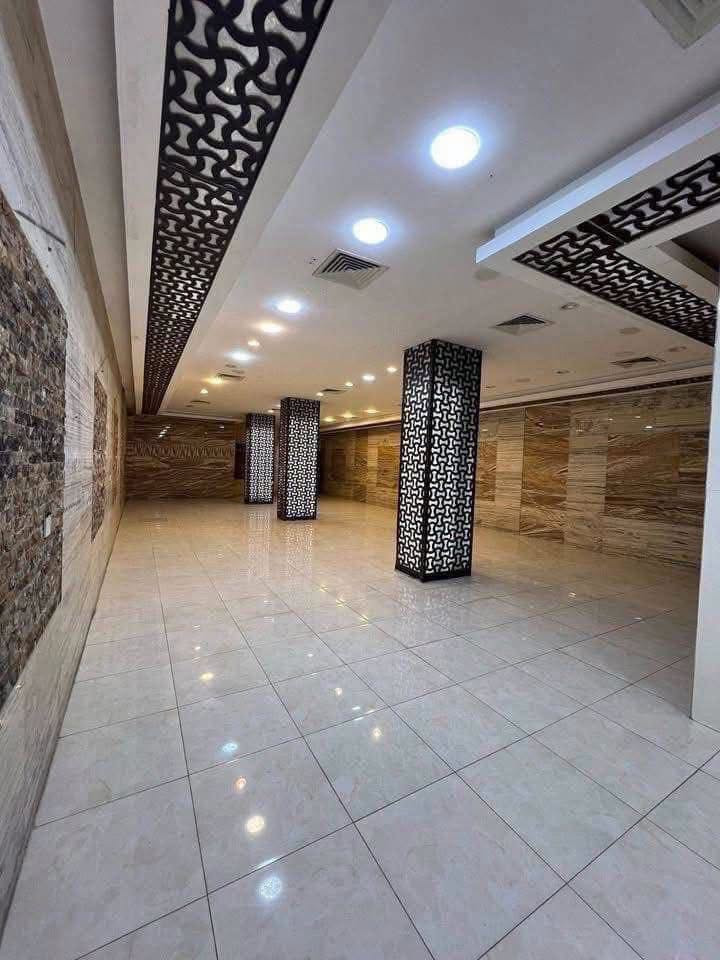 للايجار في #السيديه

قاعه طابق اول ( فوق الارضي ) في بنايه جديده مساحه 300 م  ✔️و شقق تجاريه طابق ثالث 

يحتوي على خدمات صحيه♻️

تحتوي البنايه على مصعد شغال24ساعه🔻
مجهزه بنضام كاميرات 🔺
الموقع شارع تجاري🔻
تصلح اي نشاط تجاري 🔺

الموقع السيديه  شارع الخيزران📍❗️نفسسسسه

تصلح اي عمل تجاري مثل مركز تجميل او جم او  شركه او ما شابه ذالك من امور تجاريه 👍

_______________________________________
للاستفسار الاتصال على:- ***********
