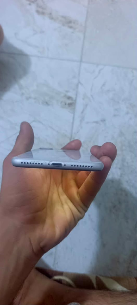 سلام عليكم ايفون ٨ بلص مبدل بطاريه وشاشه وبصمه يردله تبديل لين واكف ضهر بي فطر جهاز حلو ونضيف سعرو ١٢٠ وبي مجال حك جيتك توصل عل رقم *********** مكاني دواسه وحي سومر
