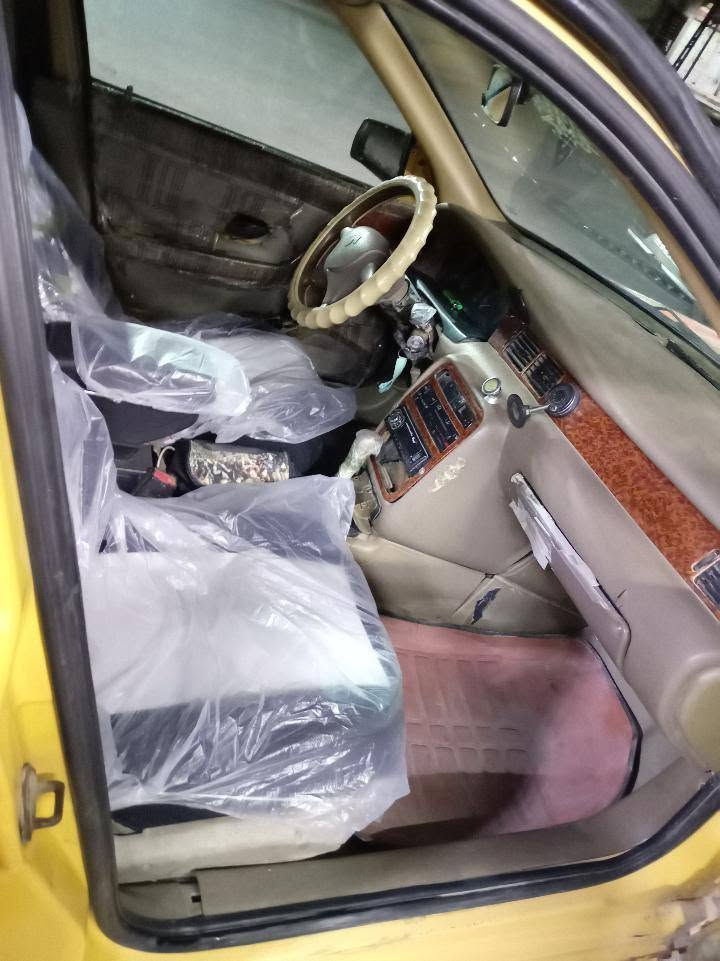 سمند ٢٠١٠ للبيع مكينة مكفولا كير
تبريد شغال عوزة بس غاز سيارة جاهزة بوجهك للشارع سعر 20  ورقة وبيه مجال ***********

