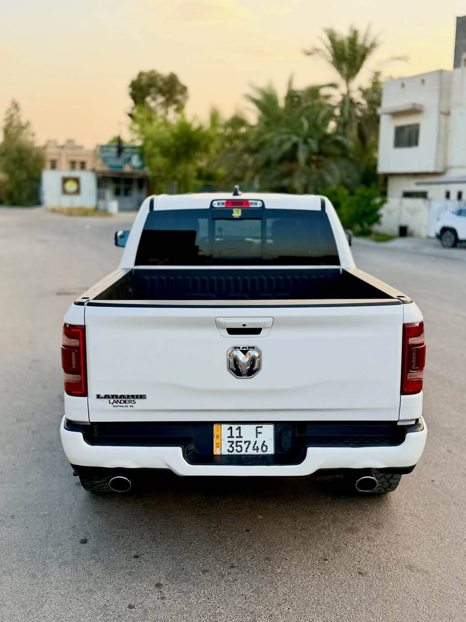 السلام عليكم دوج رام 2023 لارامي  وارد امريكي
Dodge Ram White Laramie 2023 5.7 V8
حجم المكينه : 5.700 V8
المسافة المقطوعه : 15 الف ميل
الضرر : كلين تايتل
الايرباك : سليم مطاك ولا ايرباك
#مواصفات
1.شاشه كبيره تسلا
2.بصمه
3.تشغيل عن بعد
4.كامرا
5.ويل كب
6.كشنات جلد
7.تدفئة تبريد بالكشنات
8.رادارات 360
9.كشنات كهرباء
10.لايتات لد + زنون
11.كشافات
12.اشاير بالمري
13.فور ويل 4x4
14.اتو ستوب
15.حساسات خلفي امامي
16.تايرات جبلي 
17.خزن ميموري
فول مواصفات مرقم بغداد
تفاصيل اكثر هذا رقمي  ***********
مكاني بغداد
