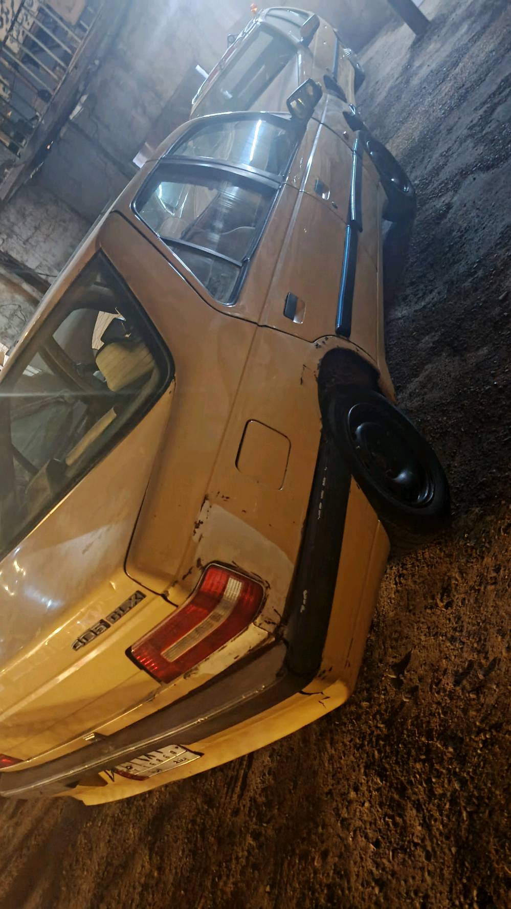 بيجو • ٢٠١٠ • صفرة