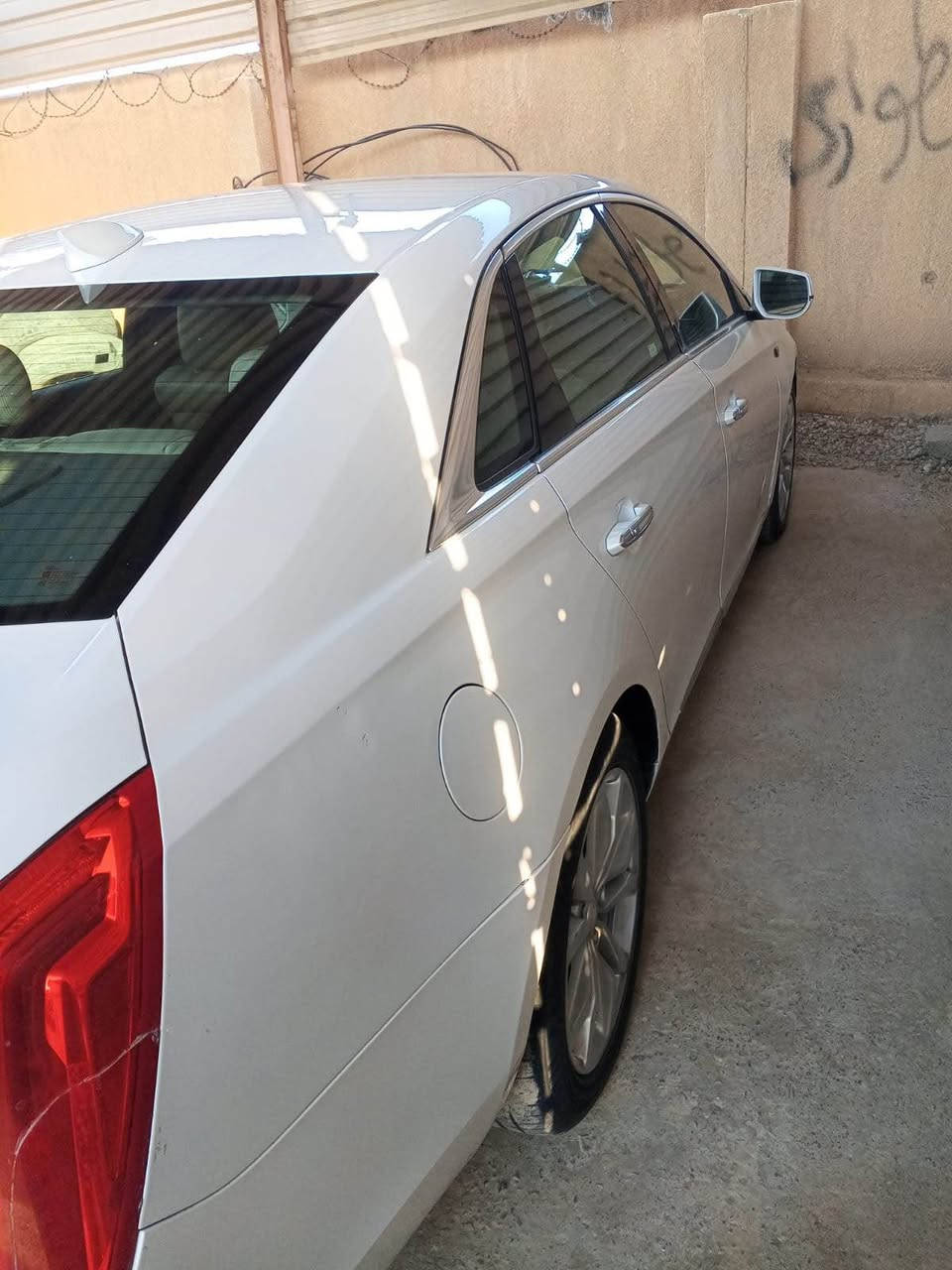 ‏السلام عليكم ورحمة الله وبركاته للبيع Cadillac 2017 فول مواصفات عد فتحة السقف السيارة بدون ضربة وبدون حادث وبدون صبغ رقم شمالي مميز تحويل مباشر ￼ السعر 145 وبيها مجال للشراي ￼للتواصل 
*********** كربلاء, العراق
