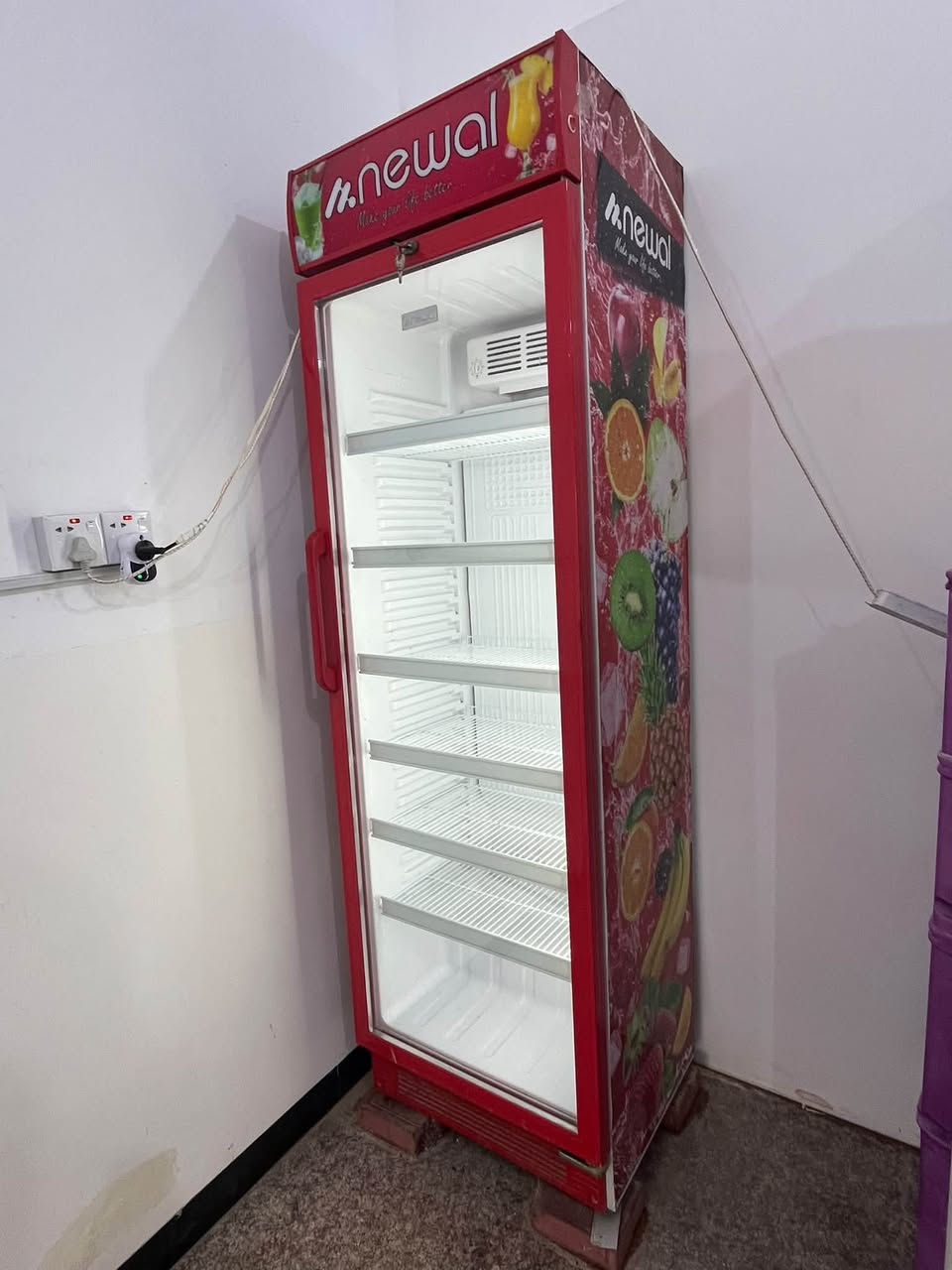 للبيــع
عارضه من شركه( نيوال )جديده بعدها بنايلونه 
مستعمله شي بسيط نضيفه كلش تبريده خير من الله سعرها   400  بيه مجال بسيط العنوان (كربلاء شهداء سيف سعد شارع السوق ) اي استفسار *********** واتساب .

