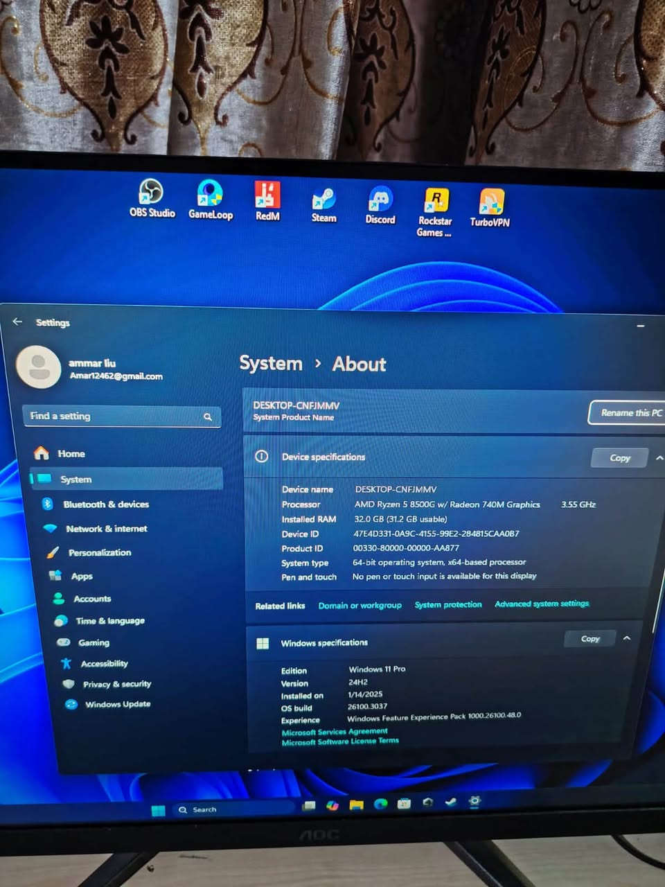 كرت الشاشة:.. 8G. RTX 4060 —  أبيض، Zotac Gaming
المذربورد: ASUS PRIME B650M-A CSM
المعالج:AMD Ryzen 5 8500G
الرام: T-Force Delta DDR5 — 32GB 5600MHz
5.M.2..1000g+500+250
التبريد المائي: GAMDIAS CHIONE — راديتر 240mm
مزود الطاقة: Segotep GM750W — 750W Fully Modular
الكيس: GAMDIAS —  RGB / Aura Sync / ARGB
+شاشه من شركه 180هرتز AOC +2k 

للتواصل والاستفسار   ***********

نص مكتوب في الصور:
- OBS Studio GameLoop RedM Steam Discord Rockstar Games ... TurboVPN
- Settings
- ammar liu
- Amar12462@gmail.com
- Find a setting
- Home
- System
- Bluetooth & devices
- Network & internet
- Personalization
- Apps
- Accounts
- Time & language
- Gaming
- Accessibility
- Privacy & security
- Windows Update
- System > About
- DESKTOP-CNFJMMV
- System Product Name
- Rename this PC
- Device specifications
- Copy
- Device name
- Processor
- AMD Ryzen 5 8500G w/ Radeon 740M Graphics
- 3.55 GHz
- Installed RAM
- 32.0 GB (31.2 GB usable)
- Device ID
- 47E4D331-0A9C-4155-99E2-284815CAA0B7
- Product ID
- 00330-80000-00000-AA877
- System type
- 64-bit operating system, x64-based processor
- Pen and touch
- No pen or touch input is available for this display
- Related links
- Domain or workgroup
- System protection
- Advanced system settings
- Windows specifications
- Edition
- Windows 11 Pro
- Version
- 24H2
- Installed on
- 1/14/2025
- OS build
- 26100.3037
- Experience
- Windows Feature Experience Pack 1000.26100.48.0
- Microsoft Services Agreement
- Microsoft Software License Terms
- Search
- NVIDIA Control Panel File Edit Desktop 3D Settings Help Back Select a Task... 3D Settings Adjust image settings with preview Manage 3D settings Configure Surround, PhysX Display Change resolution Adjust desktop color settings Rotate display View HDCP status Set up digital audio Adjust desktop size and position Set up G-SYNC Set up multiple displays Video Adjust video color settings Adjust video image settings NVIDIA CONTROL PANEL Game Ready Driver Version 560.94 NVIDIA GeForce RTX 4060