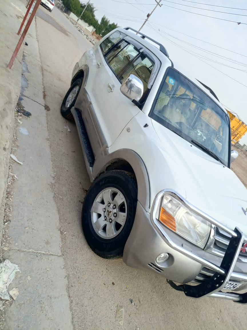 السلام عليكم مرخصت الادمن بيجيرو بغداد 2007 بسمي امداور ثاني يوم سياره مكفوله امنل ضربه بيها مكانات صبغ اثر اشخوك اوجراد كهربايتها كلها شغاله مكينه جديده منضومت تبريد كمله تخم تاير السعر 90 اوبيها مجال او امراوس حسب القناعه للتفاصيل اكثر اتصل اوبيك خير ودالل🌷 ***********
