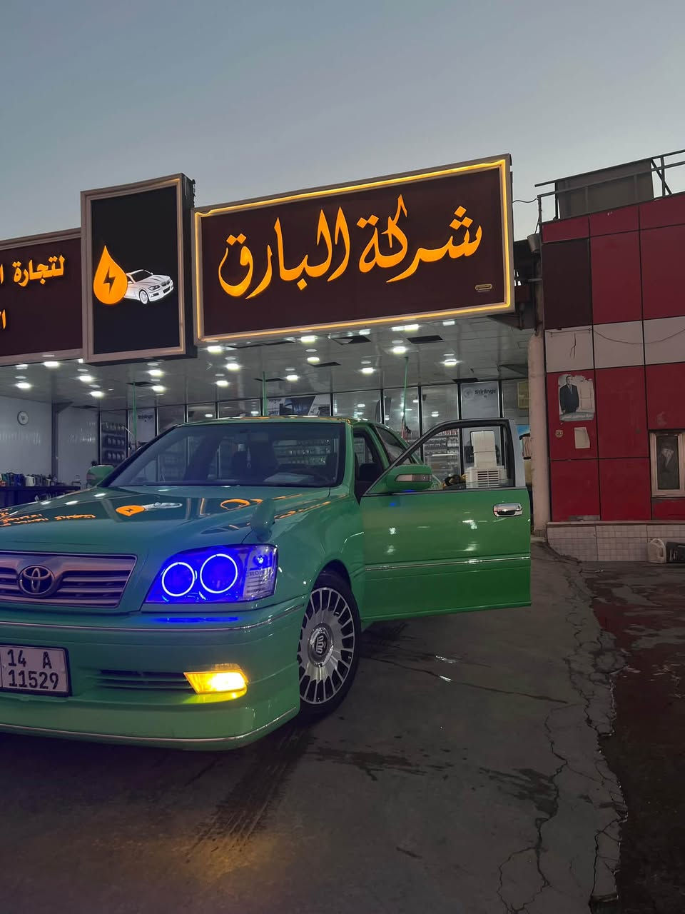 السلام عليكم 
ملكه للبيع مديل 99
السياره مكفوله كفاله عامه من الزلغ مصبوغه جماليه تغير لون بل سنويه
سنويه الغايه 2026 مشروع وطني مداور ثاني يوم سياره فول مواصفات ماعده الفتحه اربع دكم برده خلفيه تبريد ثلج خلفي وامامي ويل مايباخ سياره متعوب عليها مال جناي سعر خاص مناسب تصال ***********
